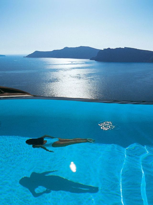 🌅 Santorini Serenity: Perivolas Hotel's Luxe Retreat! 🛎️