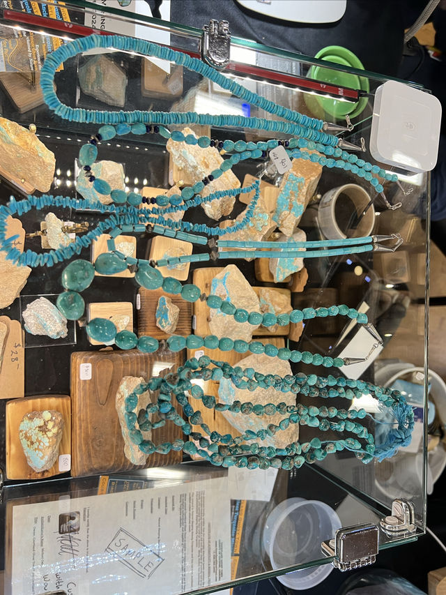 洛杉磯寶石盛宴：和綠松礦主們聊聊天