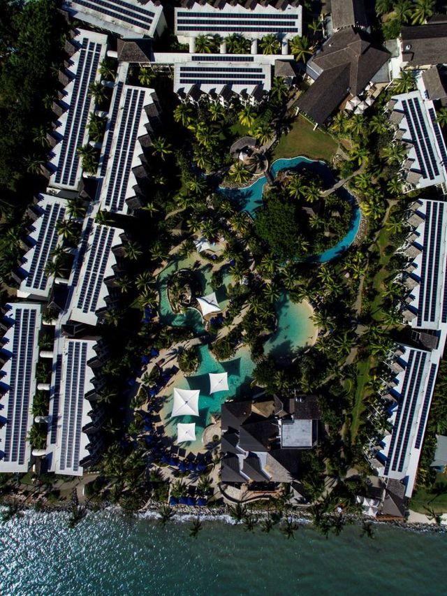 🌴🏖️ Fiji's Finest: Radisson Blu Resort Review 🌞🍹