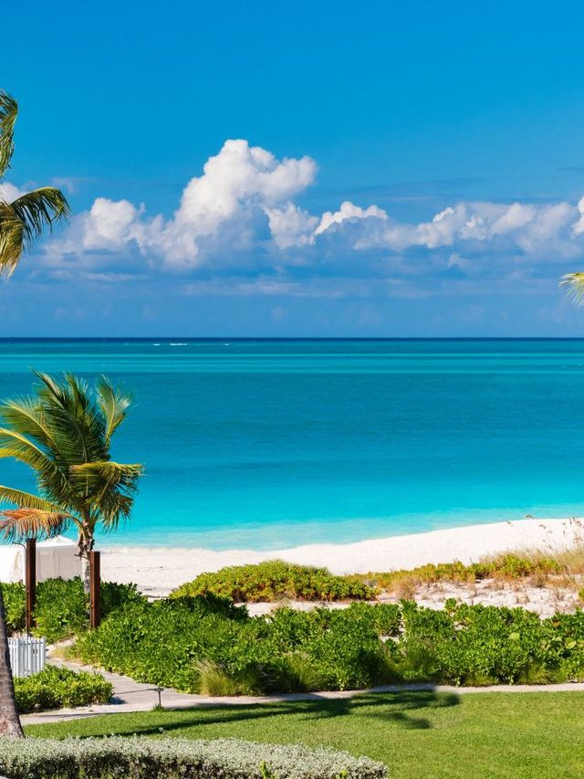 🌴🏖️ Grace Bay Bliss: Top Turks & Caicos Stay 🌟