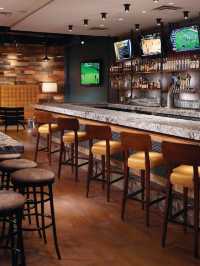 🌟 Indy's Hidden Gem: Omni Severin's Luxe Comforts 🛎️