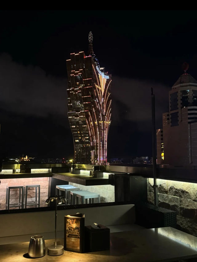 Sky21 bar , rooftop bar in Macao 