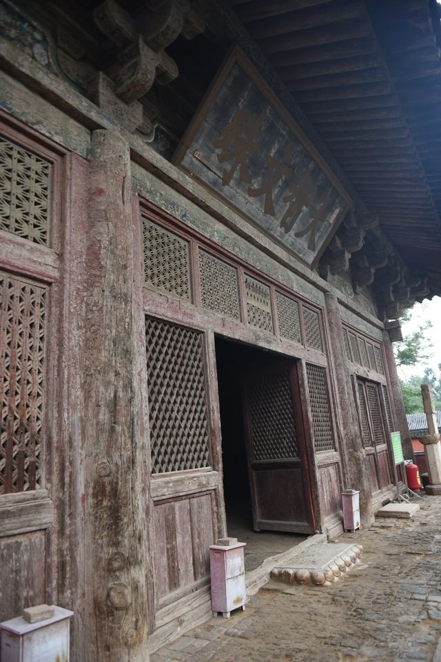 閣院寺文殊殿。