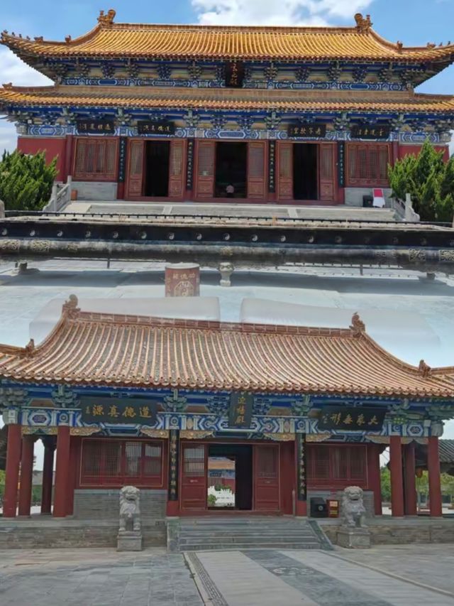 《老子故里明道宮，太極輝映感悟道家智慧之源》。