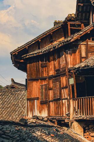 Luzhou Taiping Ancient Town: A blend of ancient charm and modern style. 