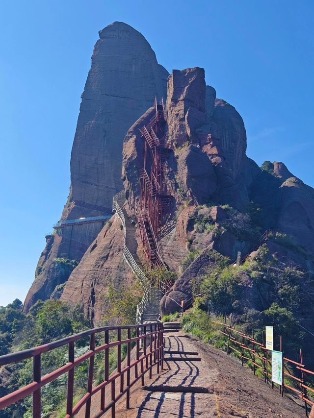 小眾旅遊地點 - 弋陽龜峰。