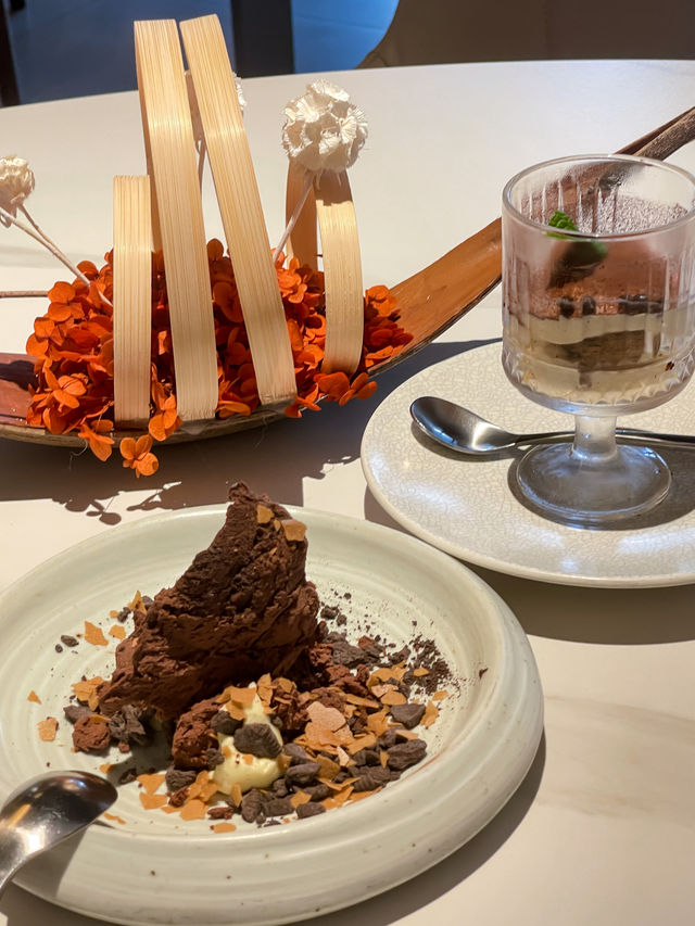 上海外灘絕美下午茶，花小錢裝大杯。