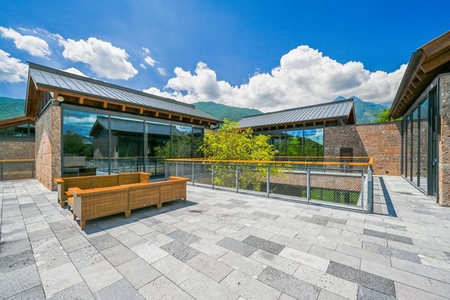 麗江暮野居雪山觀景民宿。