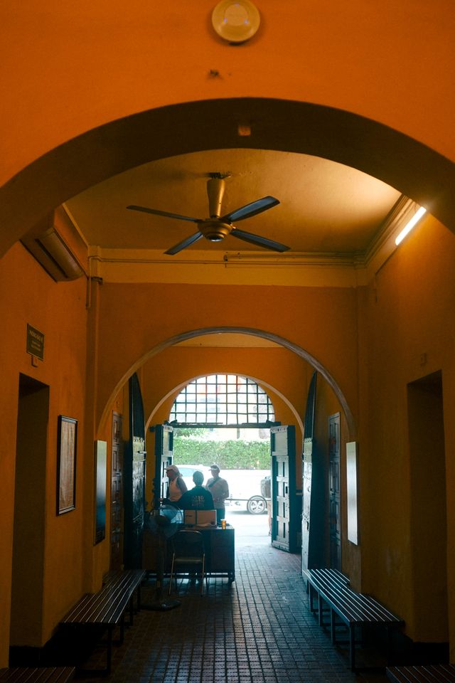 越南河內火爐監獄博物館戰火餘燼下的和平