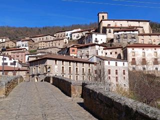 Villoslada, La Rioja: Walking Among the Forests 🍃⛪
