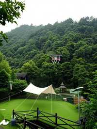 山頂樹屋殺瘋了！諸暨這個秘境讓畢業生集體變山大王