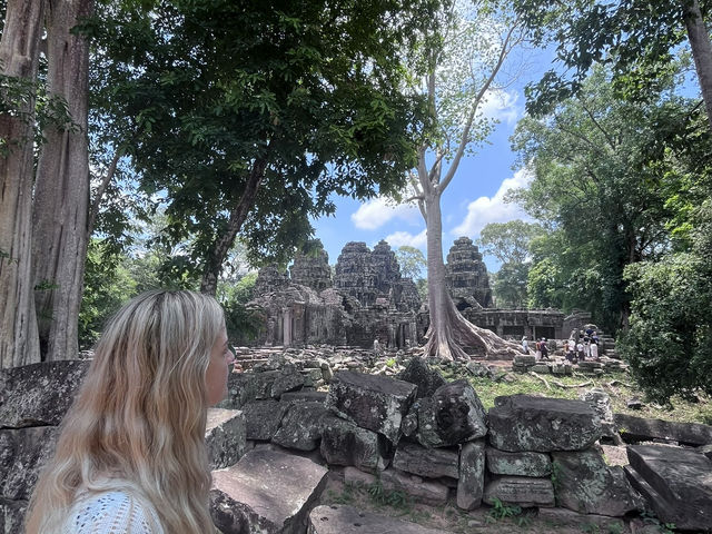 Angkor Wat Sunrise (short circuit tour)