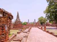 Temples, Tuk-Tuks & Travel Hacks: Backpacking Ayutthaya