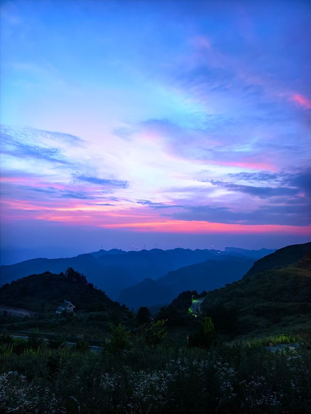 在湖北！21º嘅高山草原，夏天真係舒服到震～