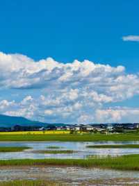 香格里拉嘅天空之鏡，四季不落幕嘅幻境