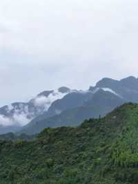 峨眉山金頂｜在雲海和佛光間找到內心的寧靜