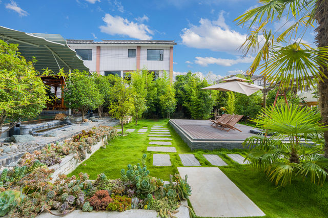 大理牛街西羅亞!衝浪後泡溫泉太治癒了 大理牛街西羅亞!衝浪後泡溫泉太治癒了