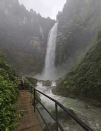 開陽雙絕 天坑極限盪鞦韆 瀑布秘境享清涼