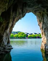 江南第一水石盆景｜崖壁奇絕、洞幽水秀｜乘烏篷船遊千年山水盆景