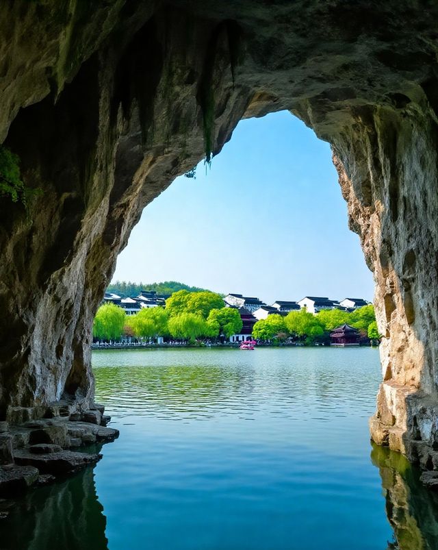 江南第一水石盆景｜崖壁奇絕、洞幽水秀｜乘烏篷船遊千年山水盆景