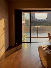 人均百元！版納江景酒店躺看瀾滄江