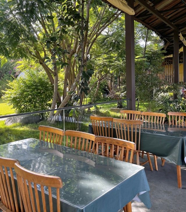 在柳州的日子,先把舒適穩穩落在柳南蔓菲酒店——暖色調的房間裡,床品襯著陽光軟乎乎的,窩在這兒歇夠了, 在柳州的日子,先把舒適穩穩落在柳南蔓菲酒店——暖色調的房間裡,床品襯著陽光軟乎乎的,窩在這兒歇夠了,