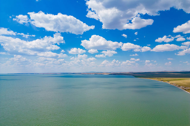 呼倫湖冬日冰封，千里的自然奇觀再現