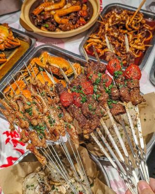 Don't just focus on the dam when you come to Yichang! There's so much to eat and do, you can't possibly fit it all in one day.