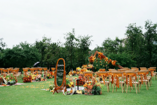 Outdoor lawn wedding | naturally immersive romantic banquet venue