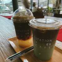 คาเฟ่สุดชิคในปั้ม ESSO จันทบุรี "Station Es Cafe"