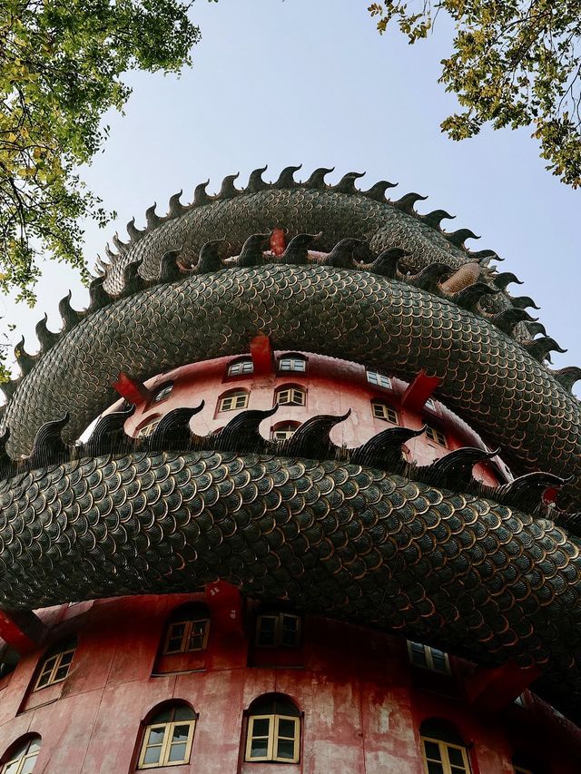 Wat Samphran - incredible building 🐉