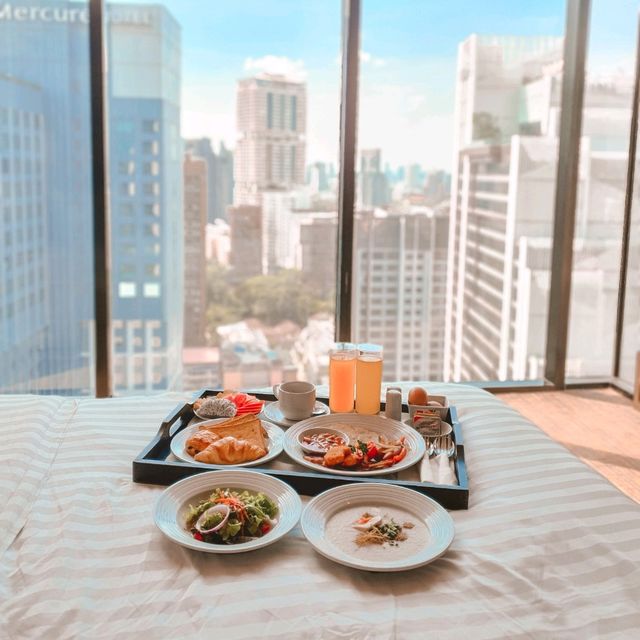 นอนชิลๆ ชมวิวเมืองปังๆ ที่ Skyview Hotel Bangkok