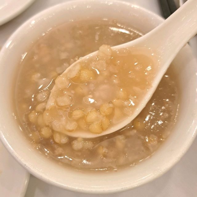 慶祝父親節🥳乳豬龍蝦全包宴😍👏