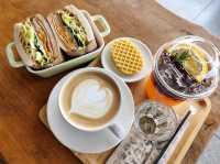 คาเฟ่Pet Friendly อยู่ที่ท่ากระดาน จ.กาญจนบุรี 
