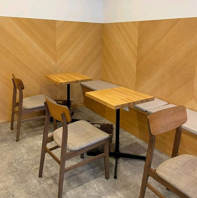鴛泊港フェリーターミナル前　PORTO COFFEE