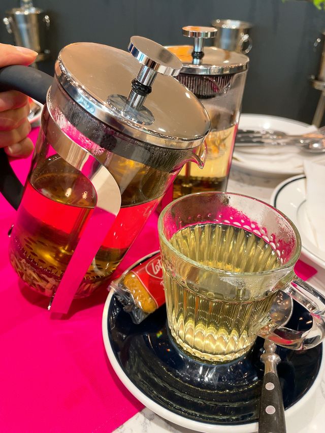 打卡鐵塔法式下午茶！