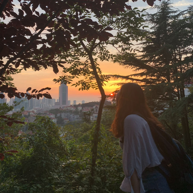 청도(칭다오)에서 가장 예쁜 노을을 보고 싶다면 10대 관광 명소 중 하나인 신호산 공원