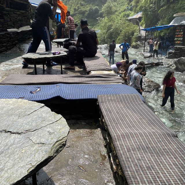 インド・ヒマーチャルプラデーシュ州「BhagsuNag waterfall（バグスナグウォーターフォール）」