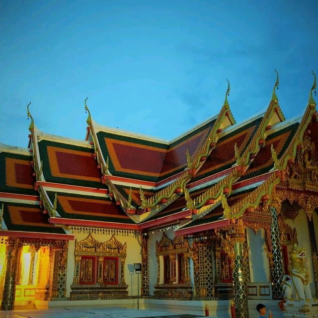 สิ่งศักดิ์สิทธิ์คู่เมืองสกลนคร "พระธาตุเชิงชุม"