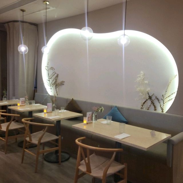 滿滿打卡位的餐廳