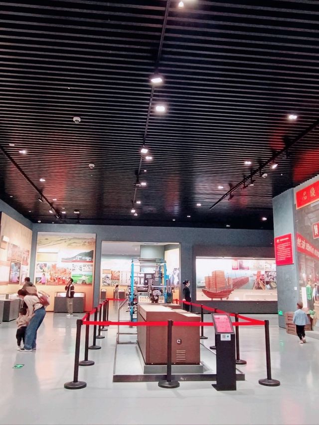深圳當代藝術與都市計劃展覽館(免費入場)