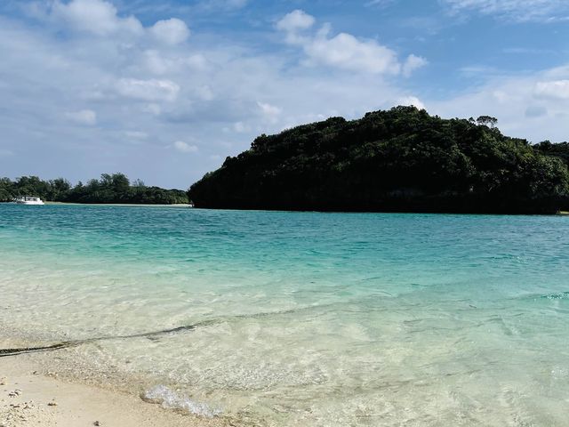 美しきキラキラ川平湾。