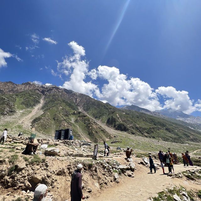 "Unveiling the Mystical Beauty of Saif-Ul-Maluk Lake: A Fairytale Destination in Pakistan"