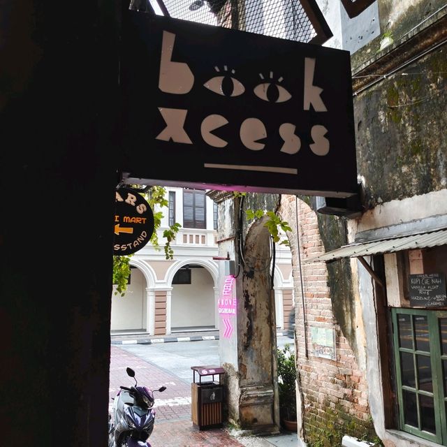 Cosy Bookstore In A Old Historical Bank Cosy Bookstore In A Old Historical Bank