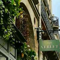 COZY CAFÉ FOR COFFEE ENTHUSIAST IN PARIS!