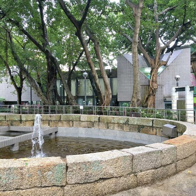 白鴿巢公園黃營均圖書館