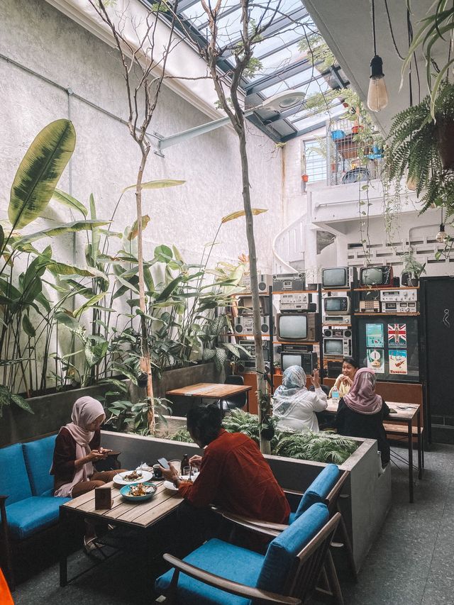 Cafe Hunting | Vintage Cafe in PJ! 