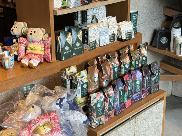  ☕ 太宰府星巴克：木質調的咖啡天堂 🌟