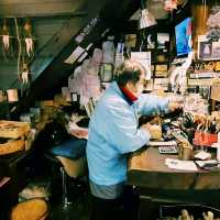 北海道阿寒湖商店街的手工木雕小店