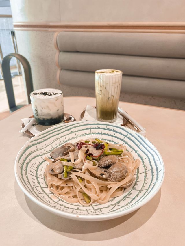 人氣梳乎厘pancake  山頂新分店！